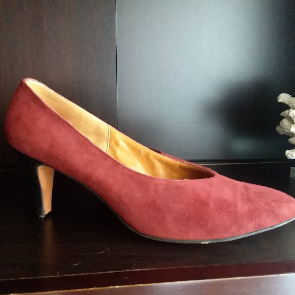 Vintage Saks Fifth Avenue Fenton Last Suede Heels